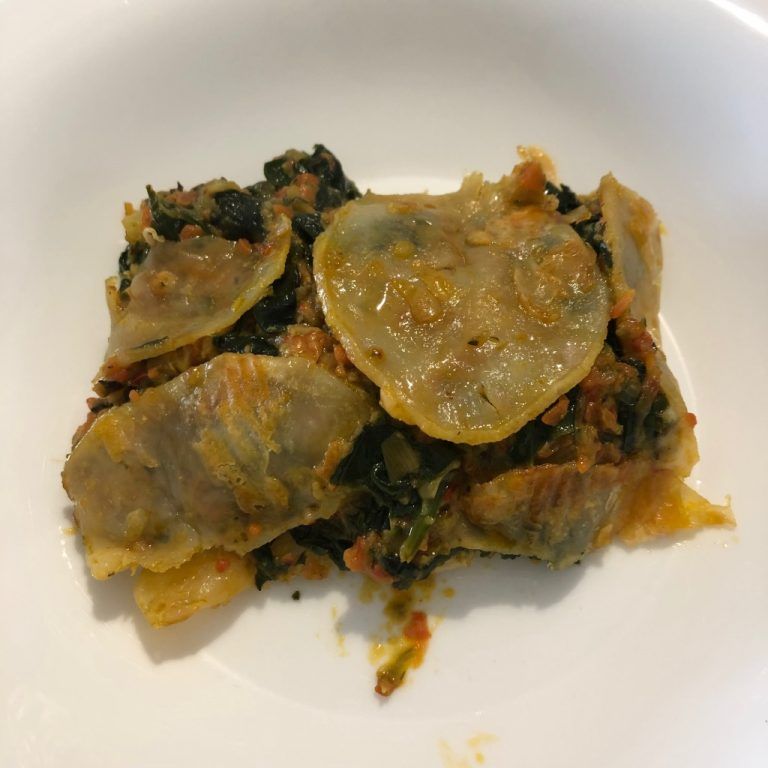 Pastel de patata y espinacas en rollo