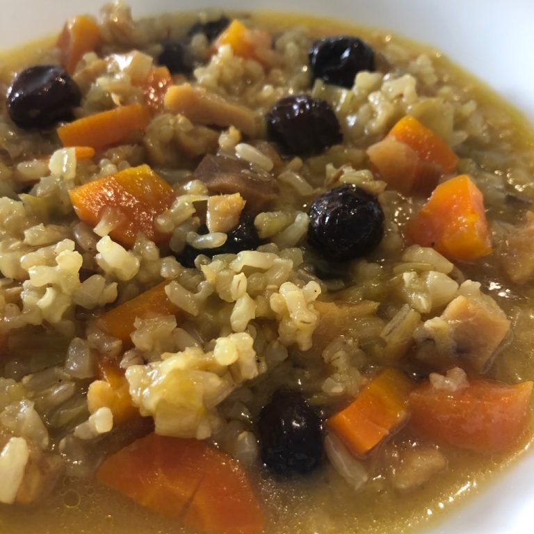Arroz caldoso de bacalao con pasas