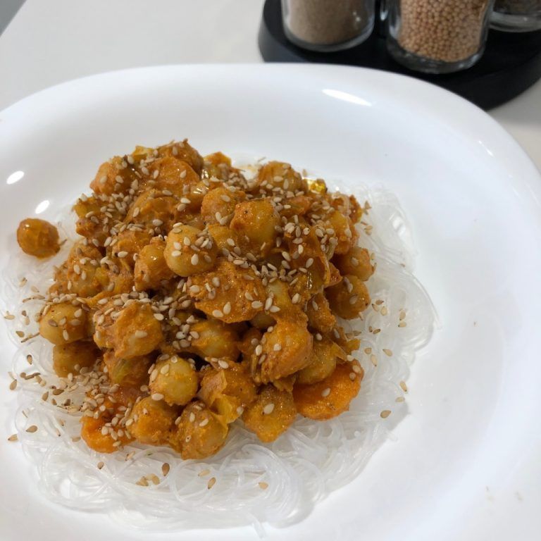 Garbanzos con zanahoria estilo tikka masala