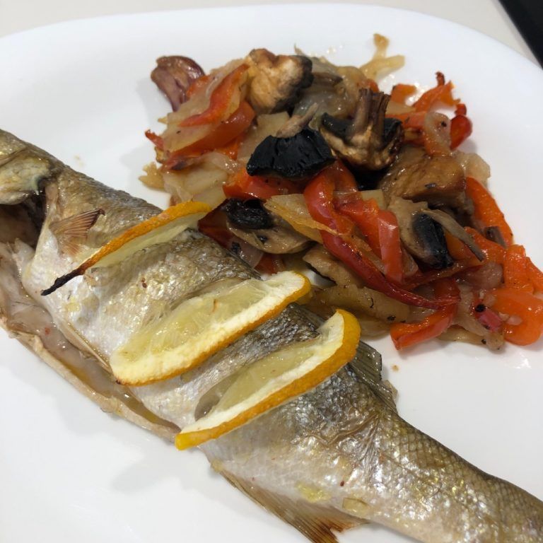 Lubina al horno con verduritas