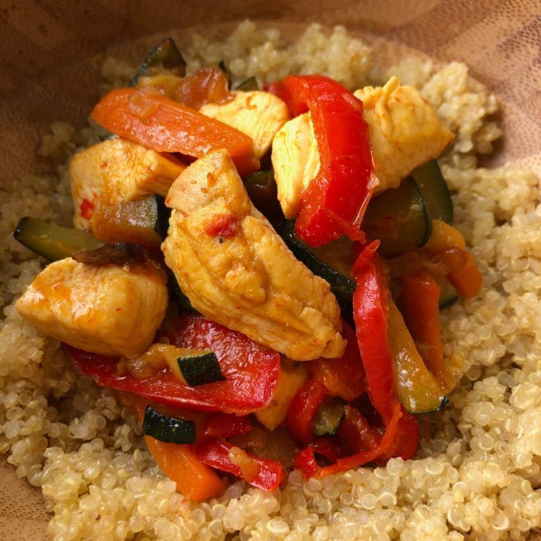 Salteado de verduras, pollo y quinoa