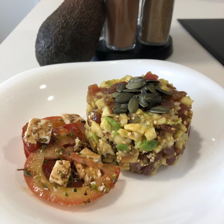 Tartar de atún rojo, aguacate y manzana
