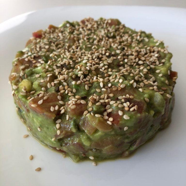 Tartar de salmón, aguacate y tomate