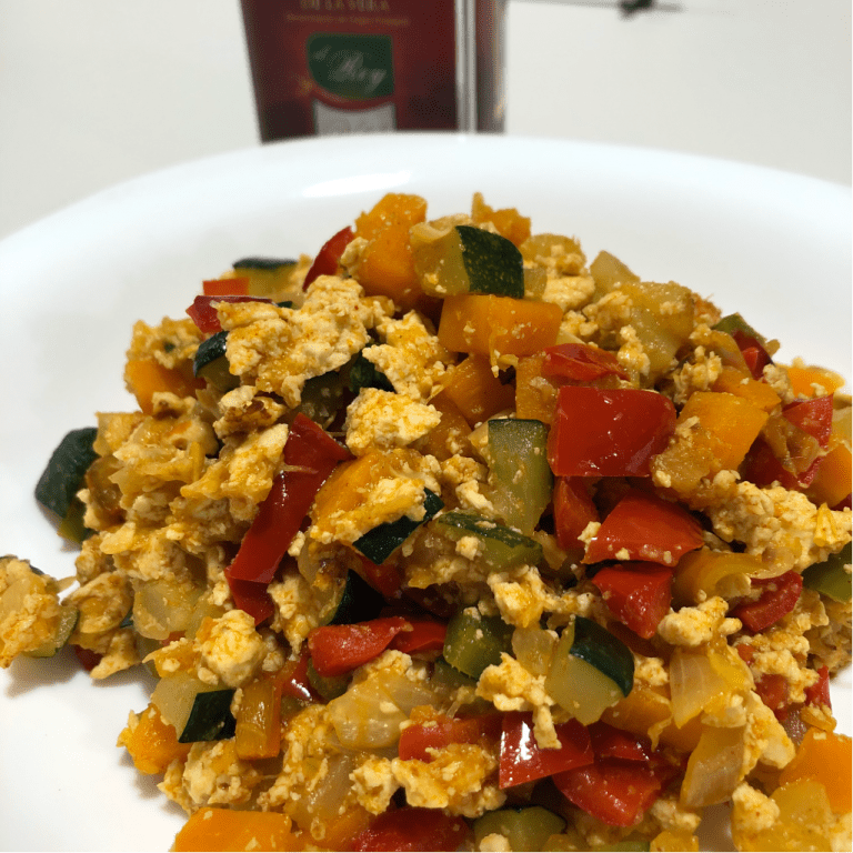 Revuelto de verduritas con tofu