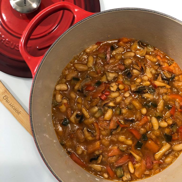 Guiso de alubias con jibia