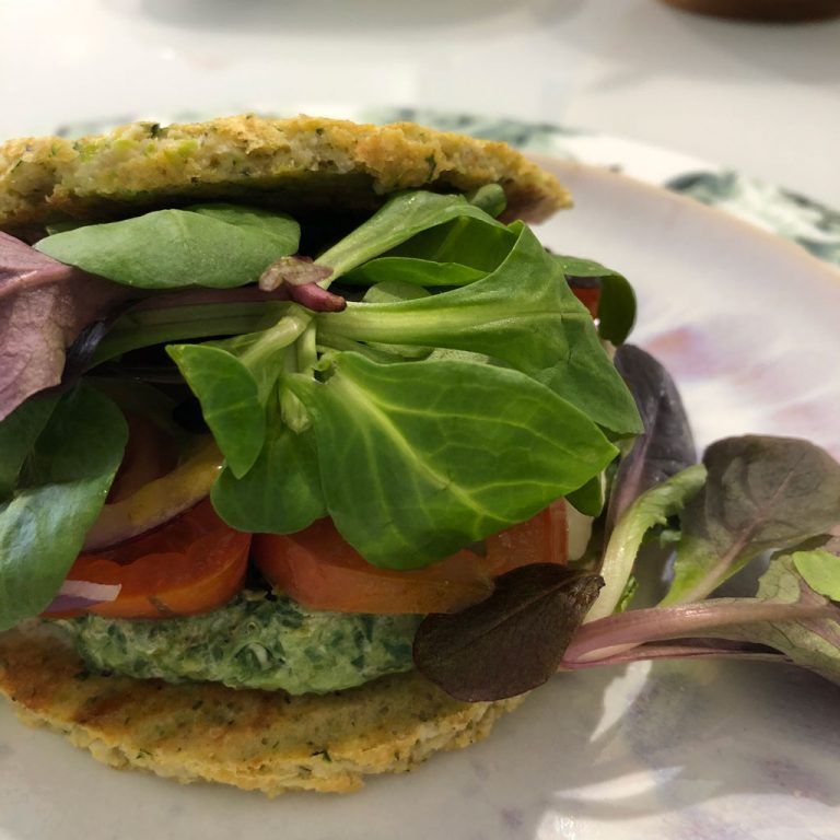 Hamburguesa de espinacas y pollo