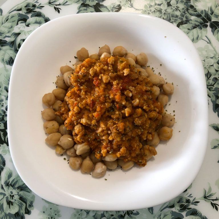 Garbanzos con boloñesa de soja texturizada
