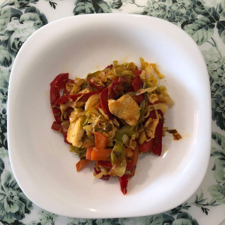 Salteado de verduras y pollo