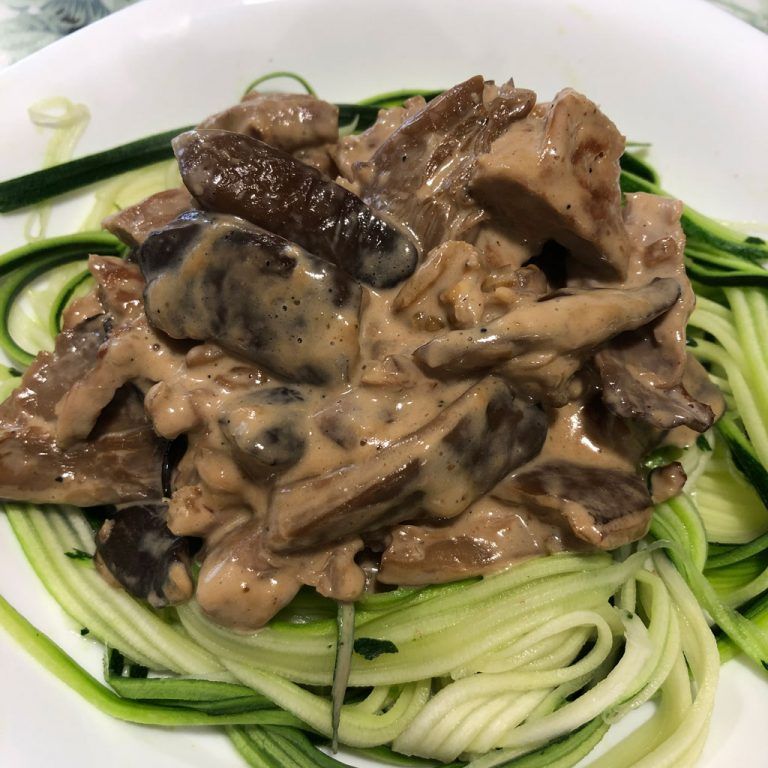 Solomillo con setas y salsa de nueces