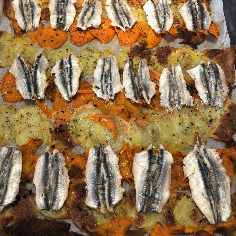 Boquerones al horno con patatas y boniato