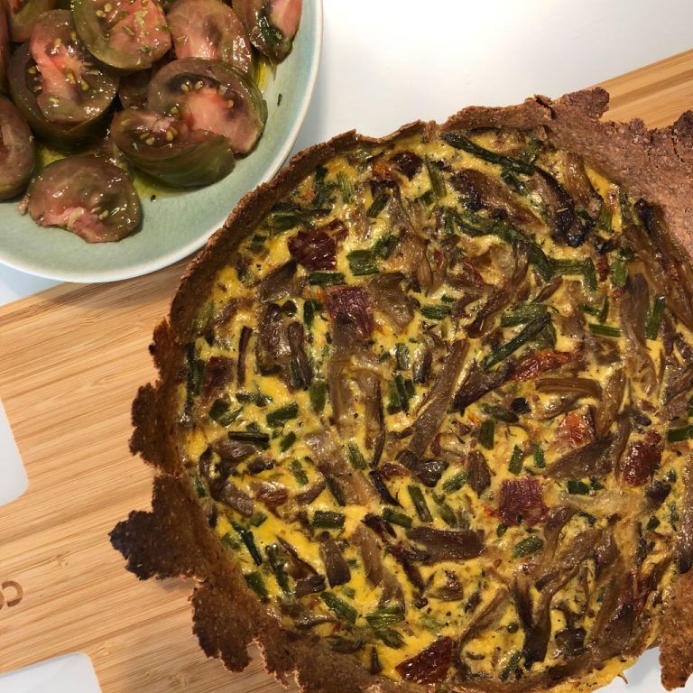 Quiche de setas, trigueros y tomates secos