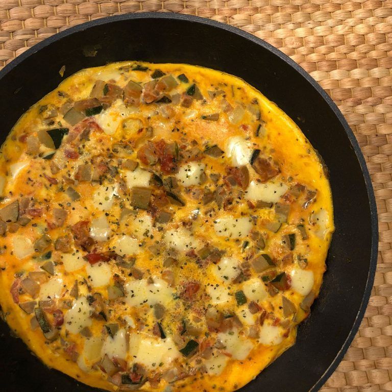 Tortilla de calabacín y tomate