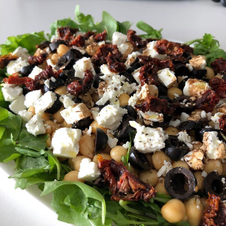 Ensalada de garbanzos y rúcula