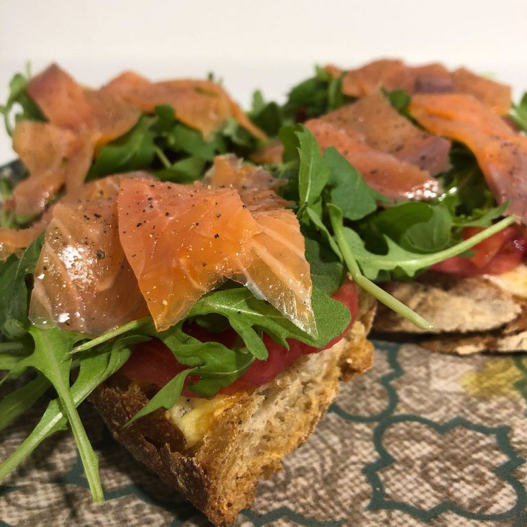 Tosta de salmón ahumado