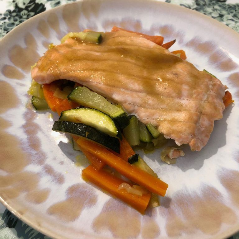 Salmón al horno con miel y mostaza