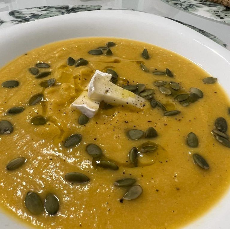 Crema de calabaza y pollo con queso