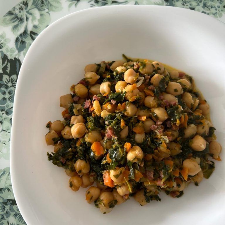 Espinacas con garbanzos y jamón