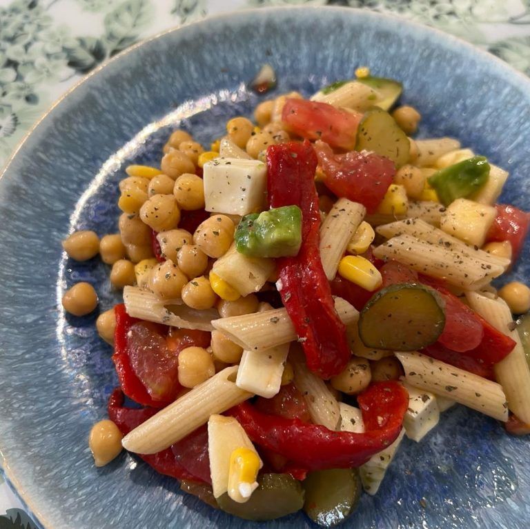 Ensalada de garbanzos y pasta